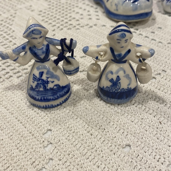 Delft Blue Collection! Windmills, Stein, Shoes, Sewing Machines, Steins, etc - Picture 11 of 13